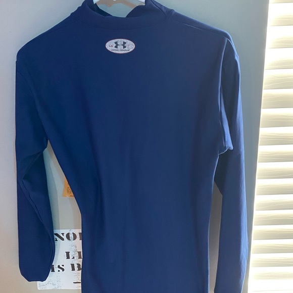 Under armor long sleeve - Picture 3 of 3
